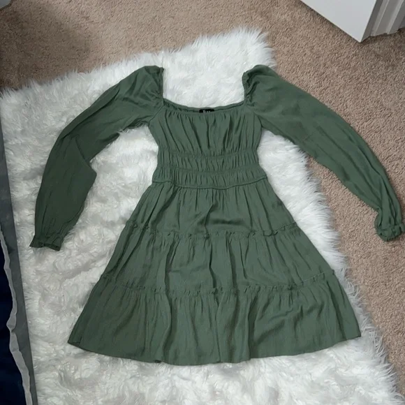 Trixxi Dresses | Trixx Green Off Shoulder Long Sleeve Mini Dress Size Small | Color: Green | Size: S | Closetrefresh10's Closet Trixxi Dresses | Trixx Green Off Shoulder Long Sleeve Mini Dress Size Small | Color: Green | Size: S | Closetrefresh10's Closet